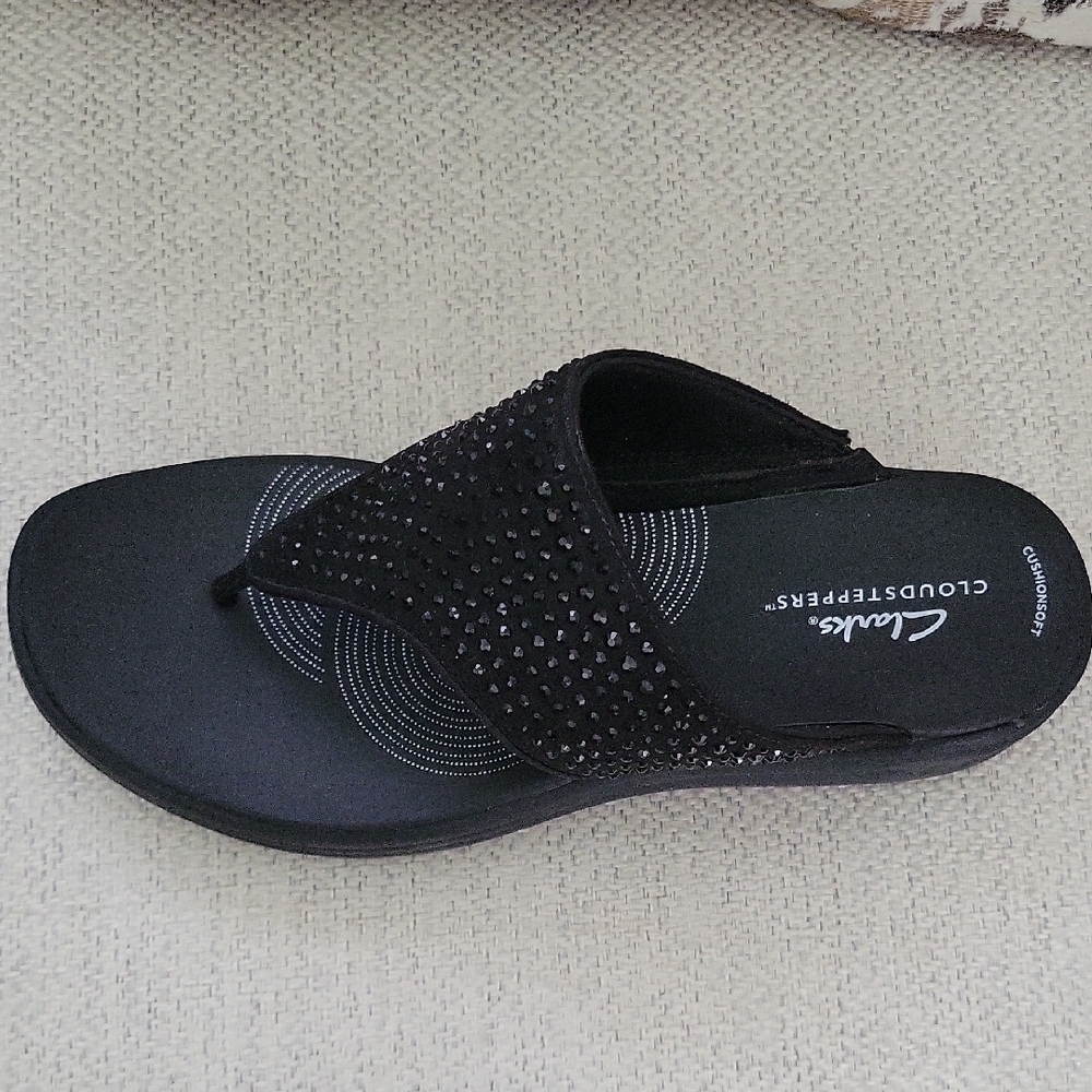 Clarks Black Casual Flip Flops